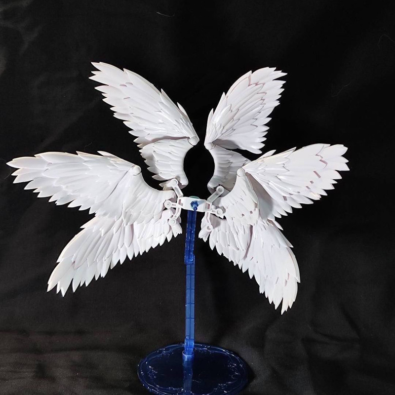أجنحة ملاك بيضاء وسوداء بستة ر - مراجعة Action Figure Stand وسعره