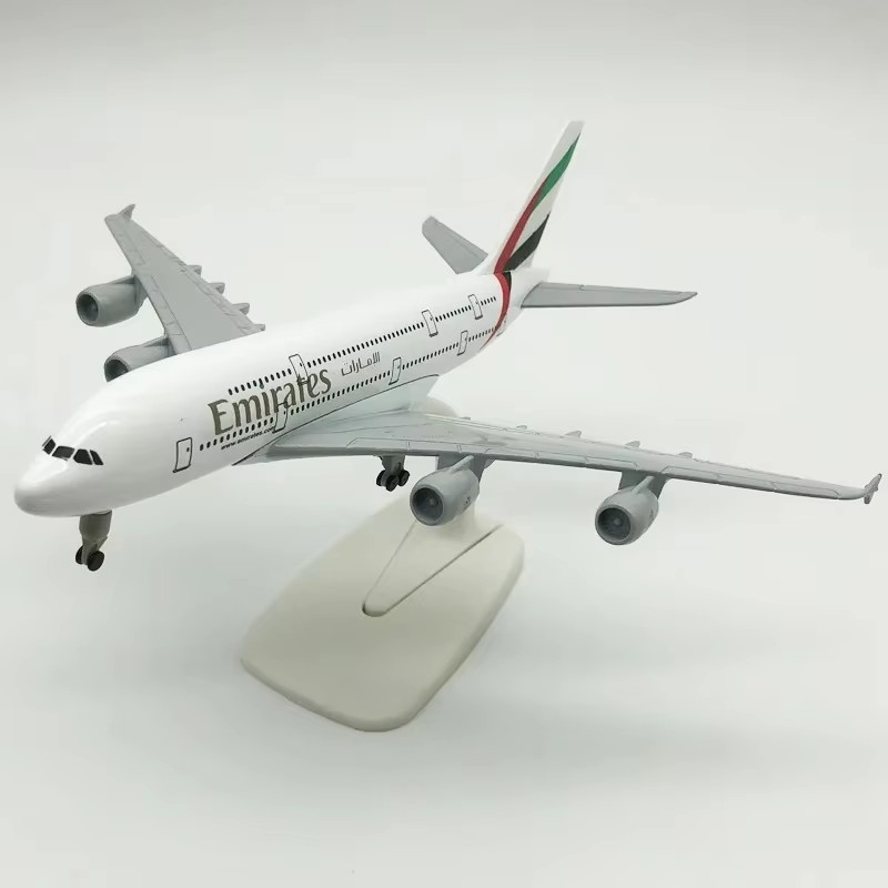 20 سنتيمتر A380 طيران الإمارات - مراجعة Model Airplane Plastic وسعره