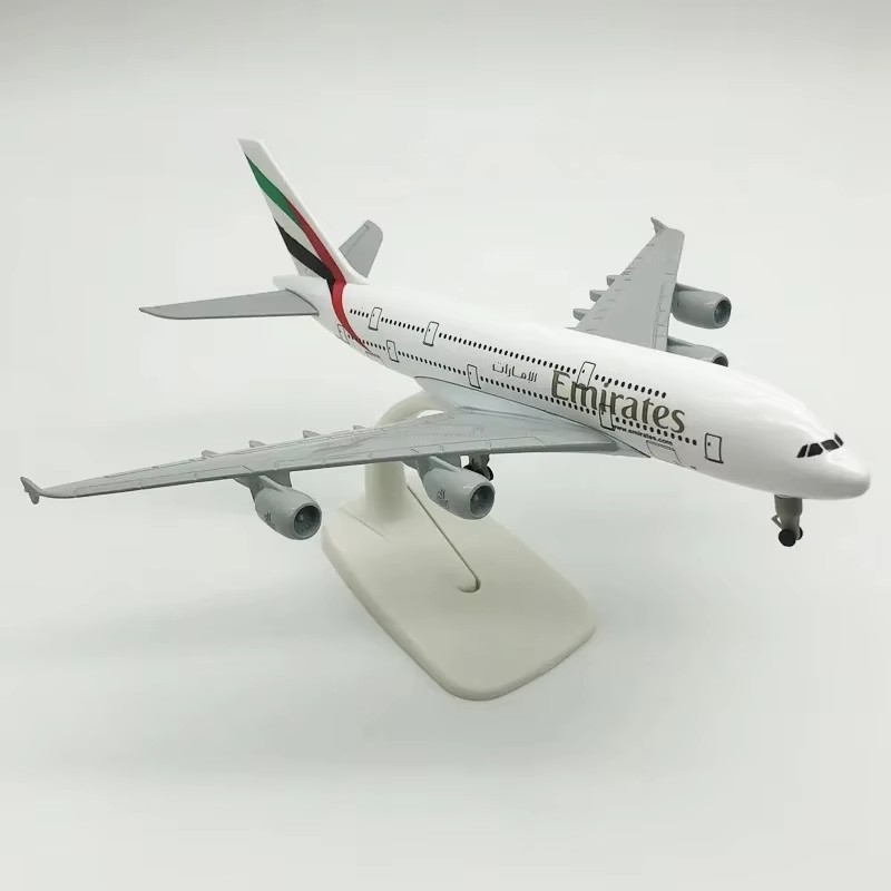 20 سنتيمتر A380 طيران الإمارات - مراجعة Model Airplane Plastic وسعره