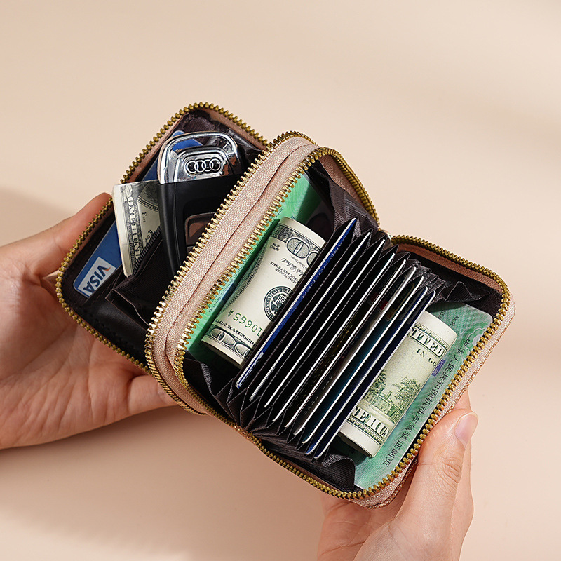 محافظ نسائية من K-poB بتصميم ش - مراجعة Card Top Loader وسعره