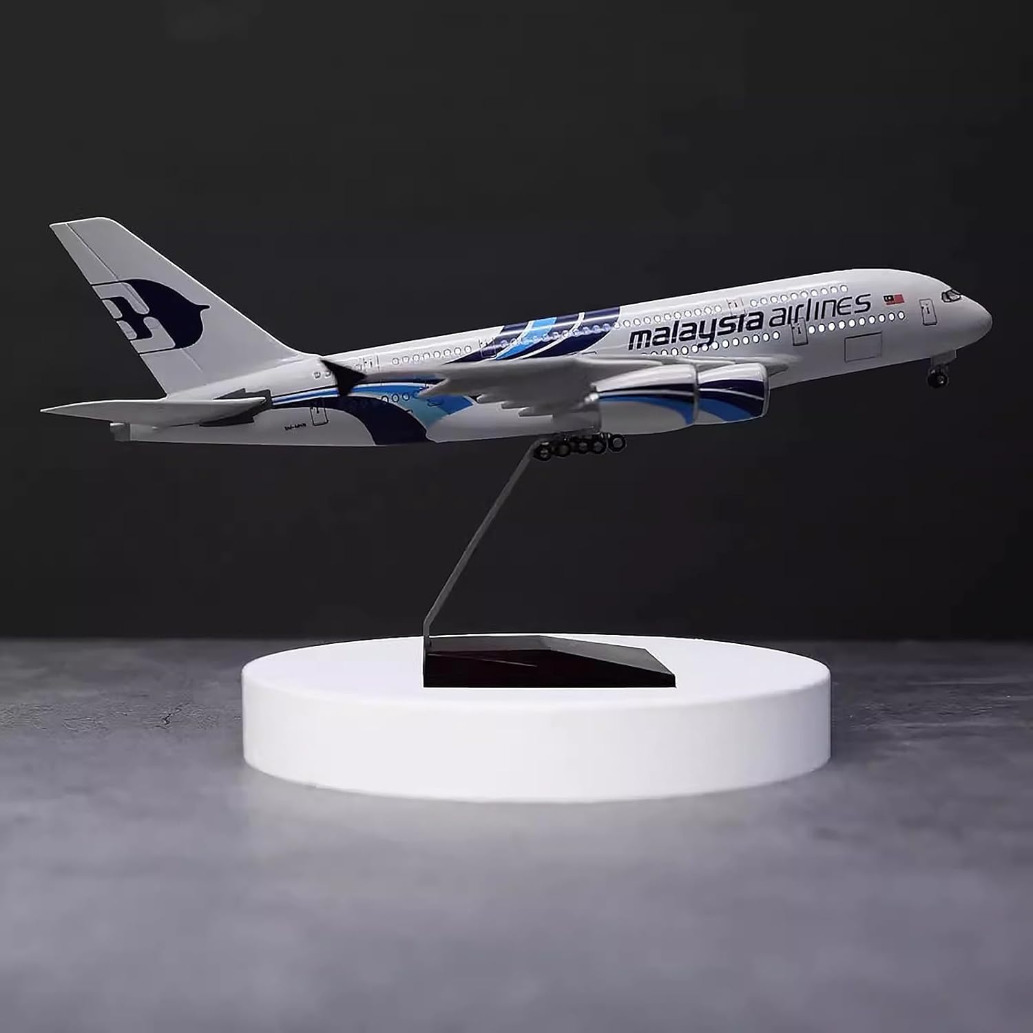 مقياس 1:160 الخطوط الجوية الما - مراجعة Model Airplane Plastic وسعره